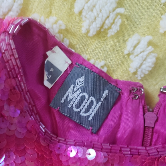 🌈 Stunning Barbie Pink Vintage Sequin Silk Dress - Picture 6 of 7